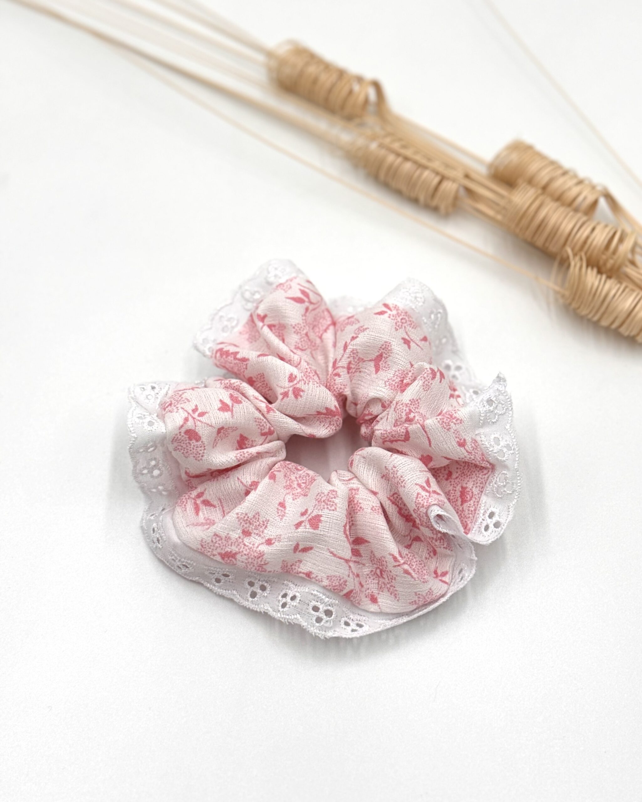 Scrunchie/frotka Haft angielski