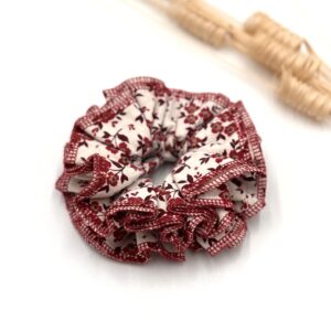 Scrunchie Falbana Czerwone kwiatuszki
